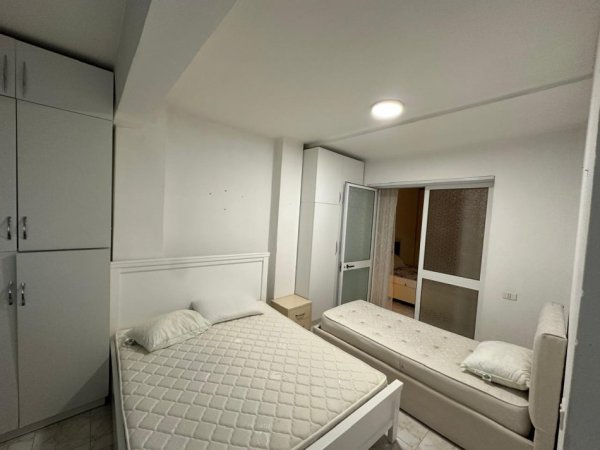 Tirane, jepet me qera apartament 2+1 Kati 2, 90 m² 600 € (Rruga e Elbasanit)
