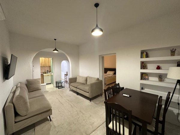Tirane, jepet me qera apartament 2+1 Kati 2, 90 m² 600 € (Rruga e Elbasanit)