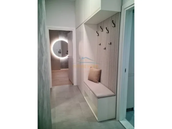 Tirane, jepet me qera apartament 3+1 Kati 7, 135 m² 600 € 