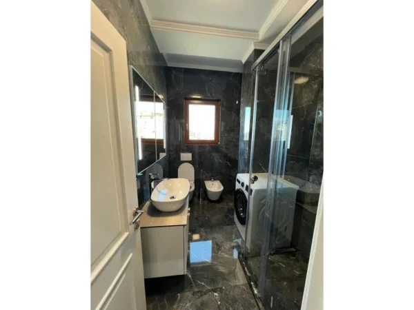 Tirane, jepet me qera apartament 1+1+Ballkon Kati 5, 60 m² 600 € 
