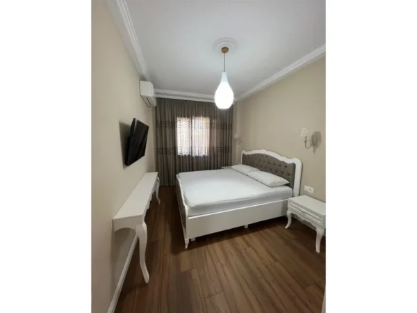 Tirane, jepet me qera apartament 1+1+Ballkon Kati 5, 60 m² 600 € 