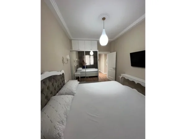 Tirane, jepet me qera apartament 1+1+Ballkon Kati 5, 60 m² 600 € 