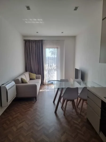 Tirane, jepet me qera apartament 1+1 Kati 3, 74 m² 1.200 € (rruga e kavajes)