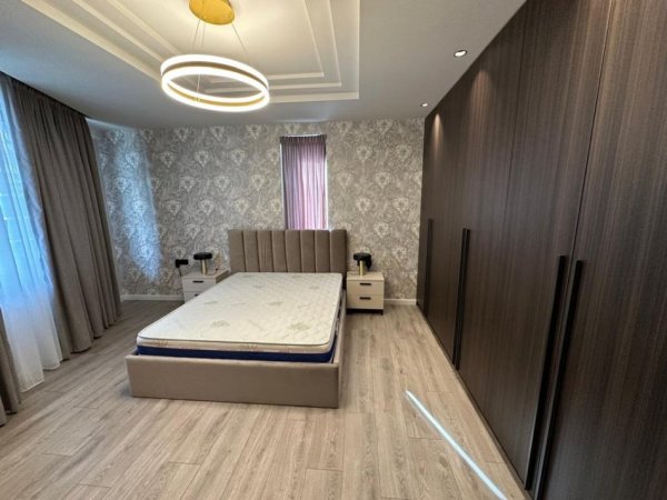 Tirane, jepet me qera apartament 2+1+2+Post Parkimi+Ballkon Kati 6, 130 m² 1.200 € (Selvia)