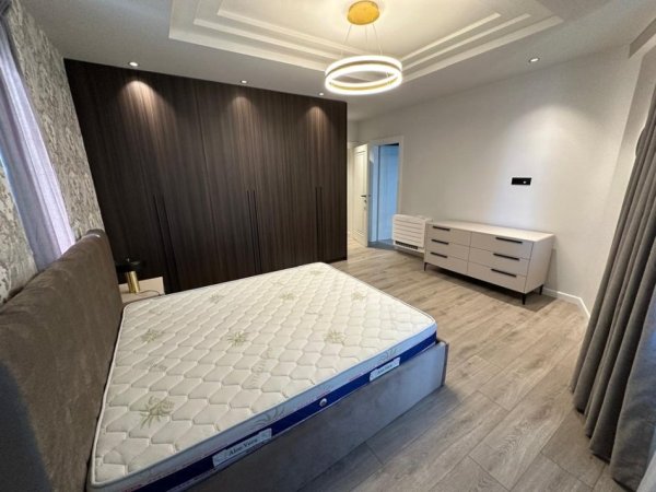 Tirane, jepet me qera apartament 2+1+2+Post Parkimi+Ballkon Kati 6, 130 m² 1.200 € (Selvia)