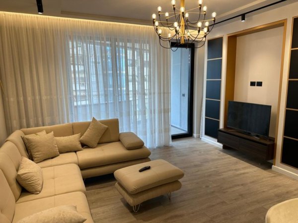 Tirane, jepet me qera apartament 2+1 Kati 6, 130 m² 1.200 € 