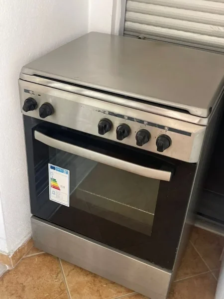 Tirane, shes Shitet sobe