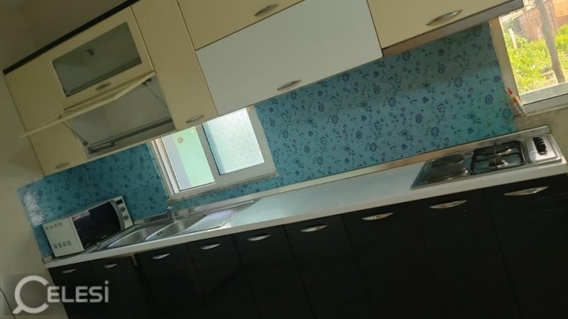 Tirane, jepet me qera apartament 1+1+Ballkon Kati 2, 55 m² 300 € (RRUGA 5MAJI)