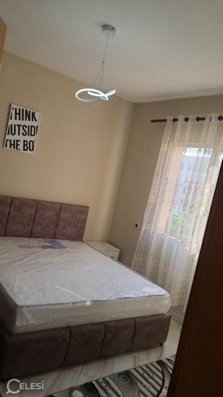 Tirane, jepet me qera apartament 1+1+Ballkon Kati 2, 55 m² 300 € (RRUGA 5MAJI)