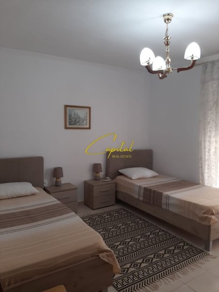 Tirane, jepet me qera apartament 2+1 Kati 3, 75 m² 600 € (ISH BLLOKU)