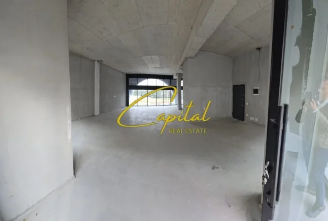 Tirane, jepet me qera ambjent biznesi Kati 0, 127 m² 1.270 € (ASTIR)