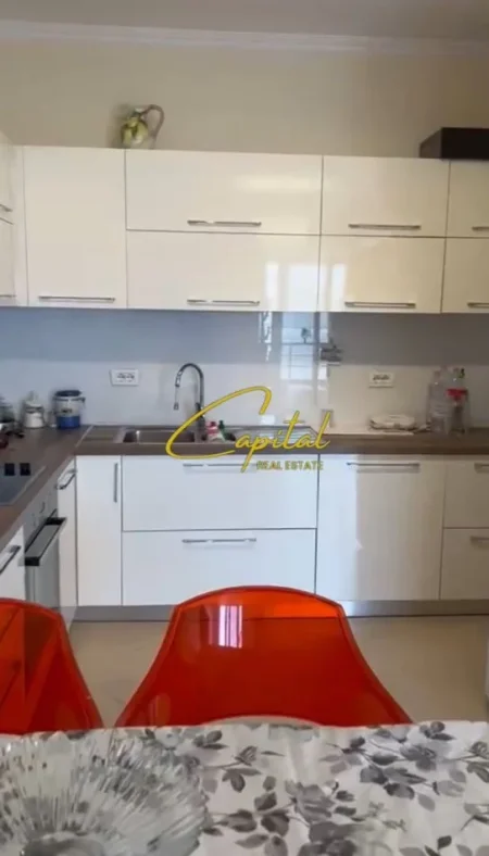 Vlore, shitet apartament 2+1 Kati 8, 100 m² 310.000 € (VLORE)