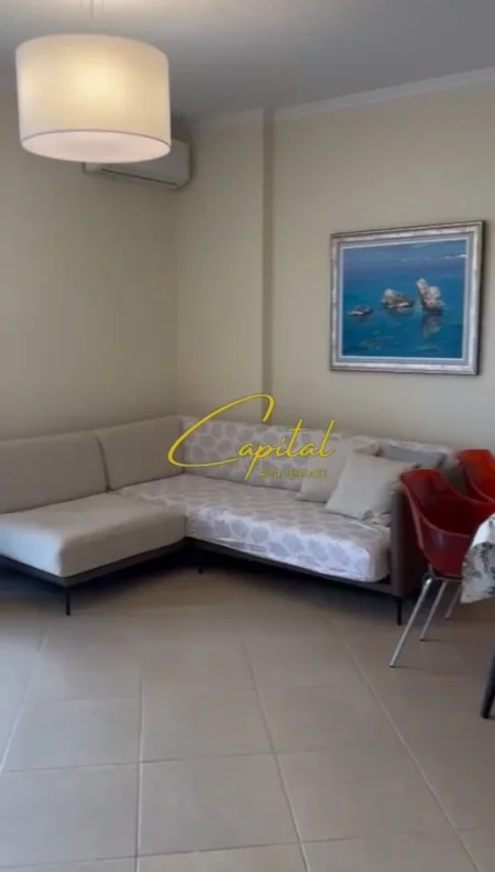 Vlore, jepet me qera apartament 2+1 Kati 8, 100 m² 1.000 € (VLORE)