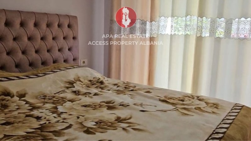 Tirane, jepet me qera apartament 1+1+Ballkon Kati 4, 390 € (KMZ Pallatet Cabej)