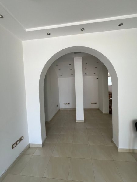 Tirane, shitet ambjent biznesi Kati 0, 104 m² 350.000 € (Tek Profarma, Rr Xhamfize Keko)