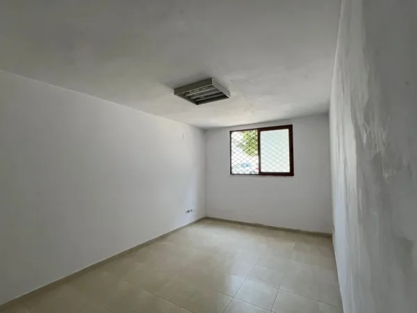 Tirane, shitet ambjent biznesi Kati 0, 104 m² 350.000 € (Tek Profarma, Rr Xhamfize Keko)