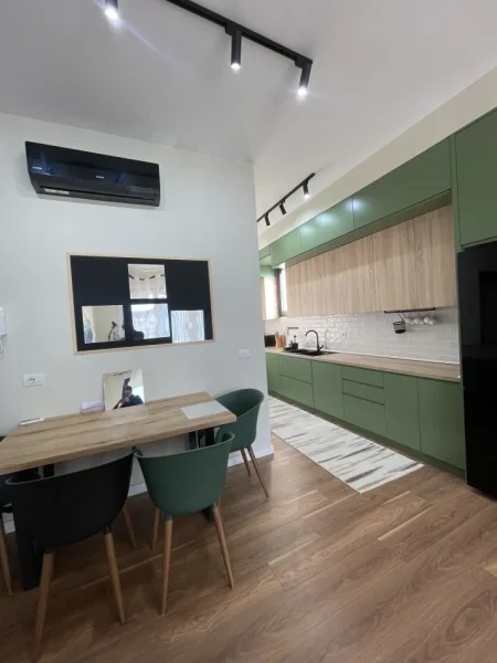 Tirane, jepet me qera apartament 2+1+Ballkon Kati 9, 1.500 m² 1.500 € 