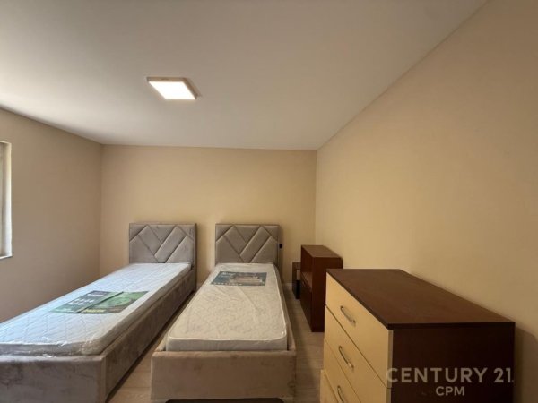 Tirane, jepet me qera apartament 2+1 Kati 1, 70 m² 470 € (Selite)