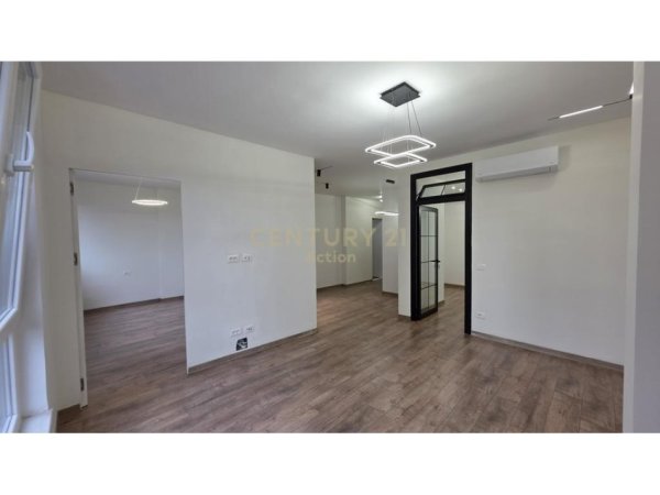 Tirane, shitet apartament 2+1 Kati 3, 77 m² 189.000 € 