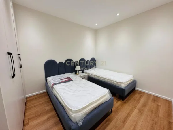 Tirane, jepet me qera apartament 2+1 Kati 2, 90 m² 1.100 € (Garda)