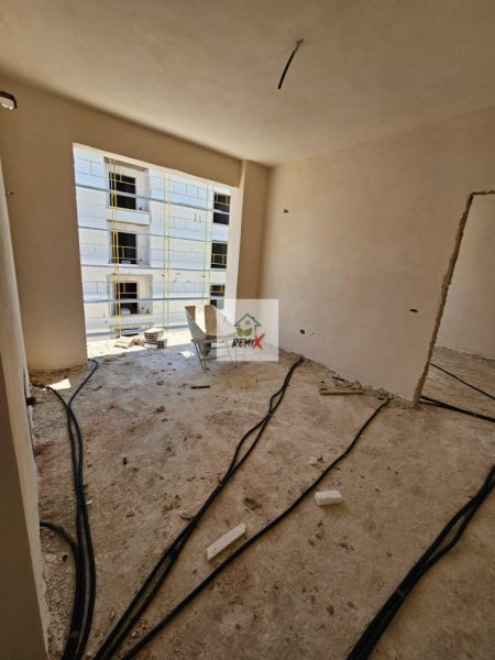Mali Robit, shitet apartament 1+1+Aneks+Ballkon Kati 5, 56 m² 62.800 € 