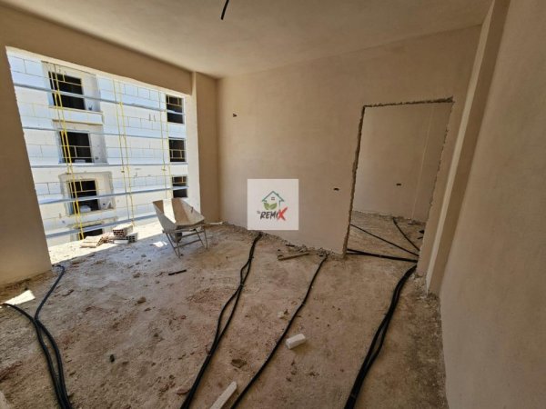 Mali Robit, shitet apartament 1+1+Aneks+Ballkon Kati 5, 56 m² 62.800 € 