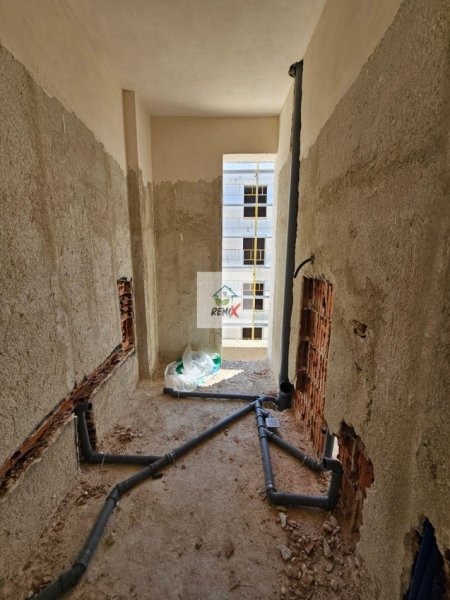 Mali Robit, shitet apartament 1+1+Aneks+Ballkon Kati 5, 56 m² 62.800 € 