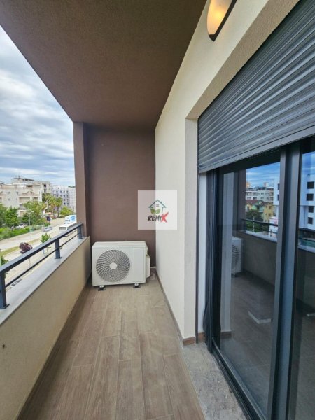 Mali Robit, shitet apartament 1+1+Aneks+Ballkon Kati 3, 83 m² 140.000 € 