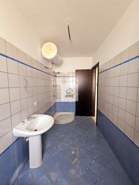 Shkembi Kavajes, shitet apartament 1+1+Aneks+Ballkon Kati 6, 74 m² 130.000 €