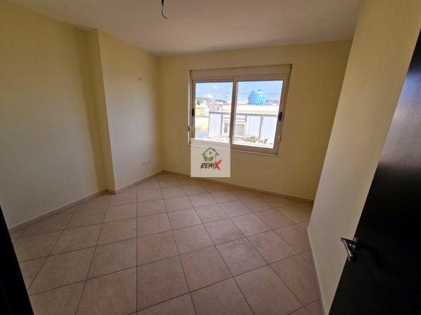 Shkembi Kavajes, shitet apartament 1+1+Aneks+Ballkon Kati 6, 74 m² 130.000 €