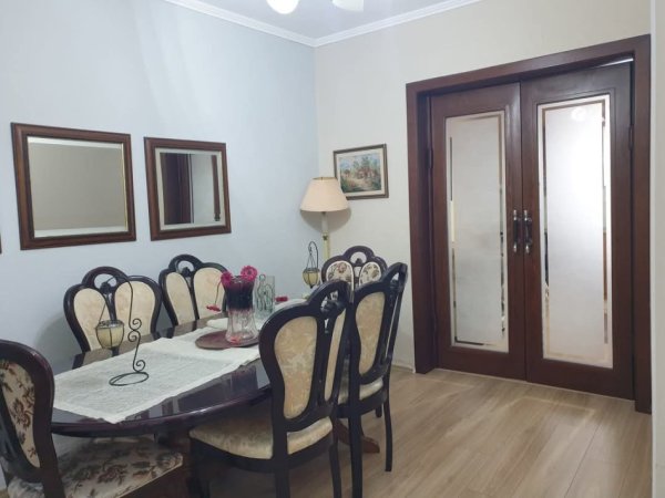 Gjirokaster, shitet apartament 4+1 Kati 4, 200 m² 