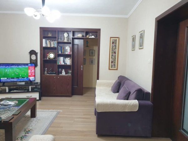 Gjirokaster, shitet apartament 4+1 Kati 4, 200 m² 