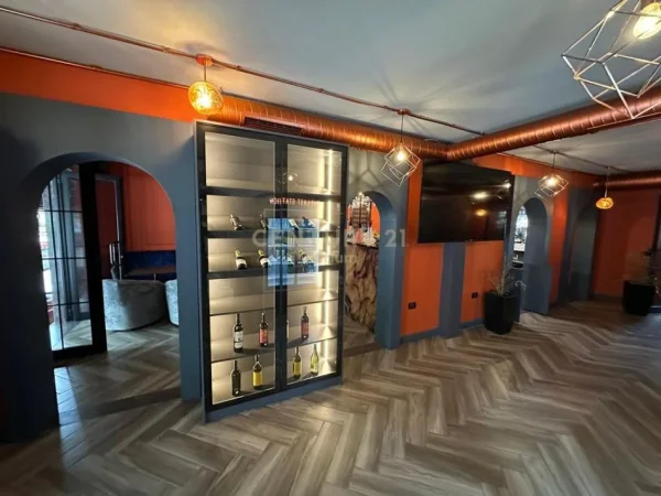 Tirane, shes ambjent biznesi Kati 0, 250 m² 500.000 € (Irfan Tomini)