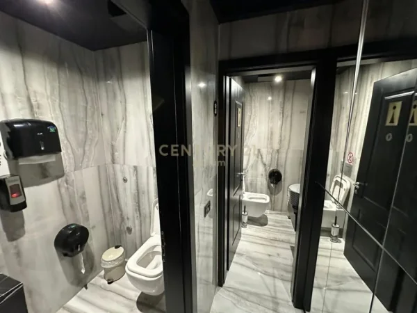 Tirane, shes ambjent biznesi Kati 0, 250 m² 500.000 € (Irfan Tomini)