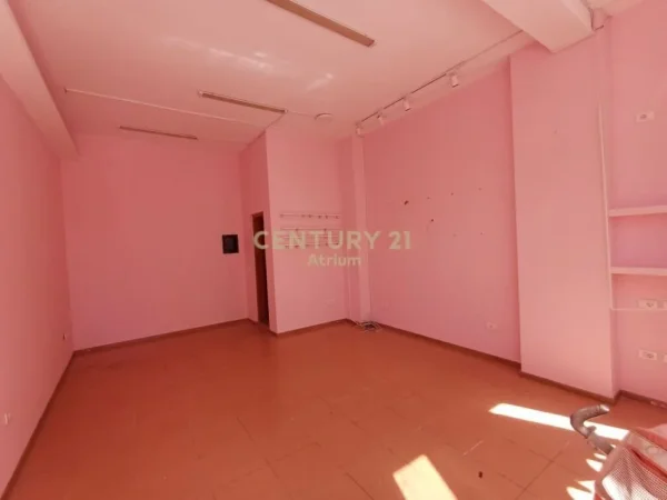 Tirane, shes ambjent biznesi Kati 1, 42 m² 65.000 € (Mihal Grameno)