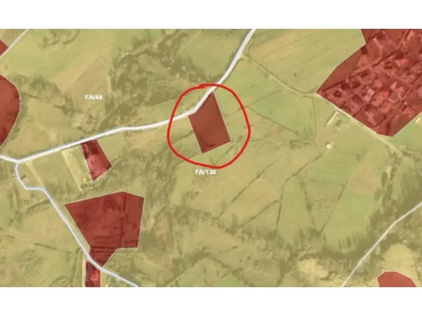 Tirane, shitet toke , 27.000 m² 520.000 € (teg)