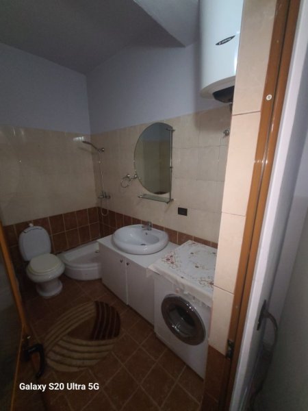 Tirane, jepet me qera apartament 2+1 Kati 8, 76 m² 370 € (ALTIN BASHA)