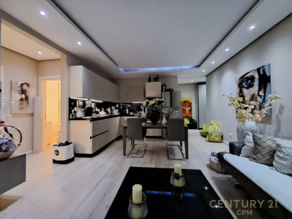 Tirane, jepet me qera apartament 2+1 Kati 5, 90 m² 700 € (Ali Demi)