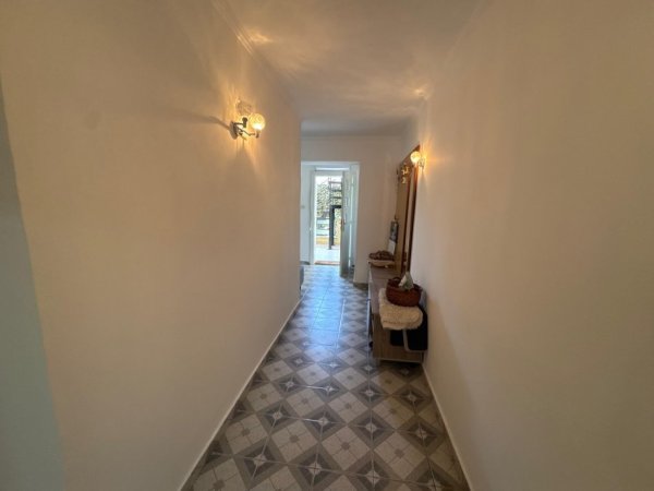 Tirane, jepet me qera apartament 1+1+Ballkon , 60 m² 450 € (Rruga Babe Rexha)