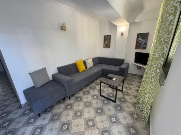 Tirane, jepet me qera apartament 1+1+Ballkon , 60 m² 450 € (Rruga Babe Rexha)