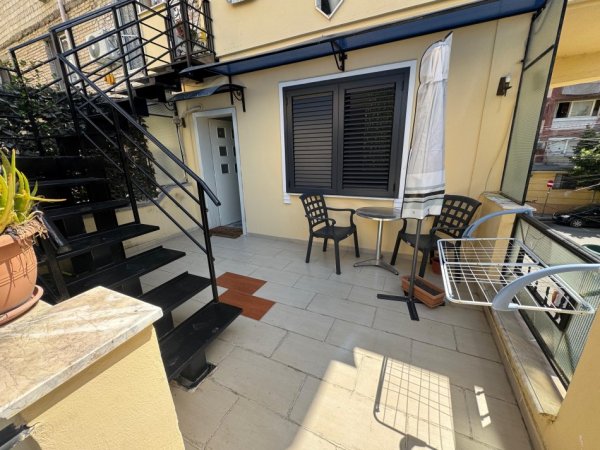 Tirane, jepet me qera apartament 1+1+Ballkon , 60 m² 450 € (Rruga Babe Rexha)