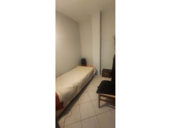 Prane Bibliotekes, shitet apartament 2+1 Kati 1, 100 m² 115.000 € (Durres)