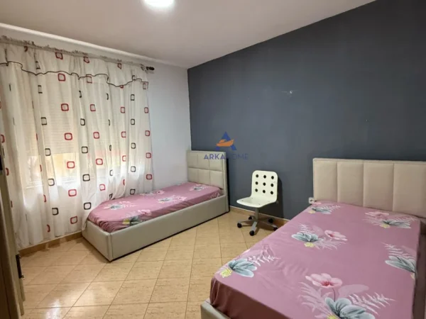 Tirane, shitet apartament 2+1+Ballkon Kati 2, 91 m² 230.000 € (komuna e parisit)