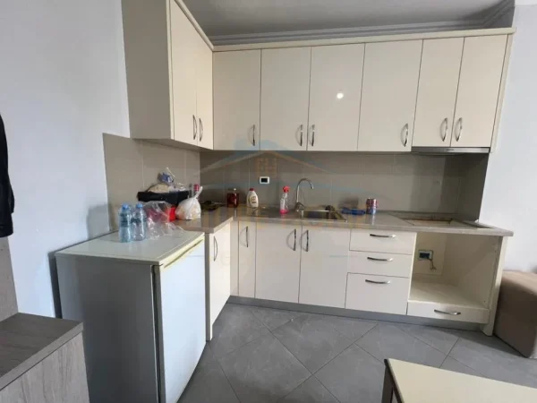 Shitet, Apartament 1+1, Unaza e Re, Tiranë, 	€ 75,000