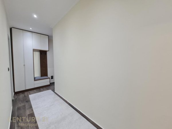 Tirane, jepet me qera apartament 1+1 Kati 2, 65 m² 750 € (Rruga e Vilave)