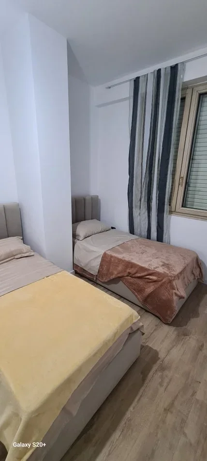 Tirane, jepet me qera apartament 2+1 Kati 7, 80 m² 550 € (Rr e Elbasanit)