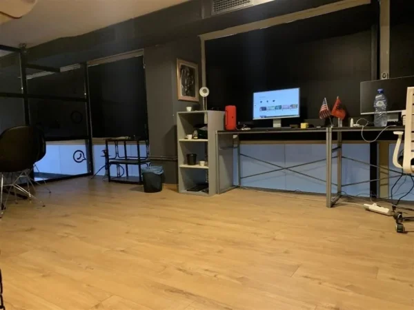 Tirane, jepet me qera ambjent biznesi Kati 0, 70 m² 550 € (rruga frosina plaku)