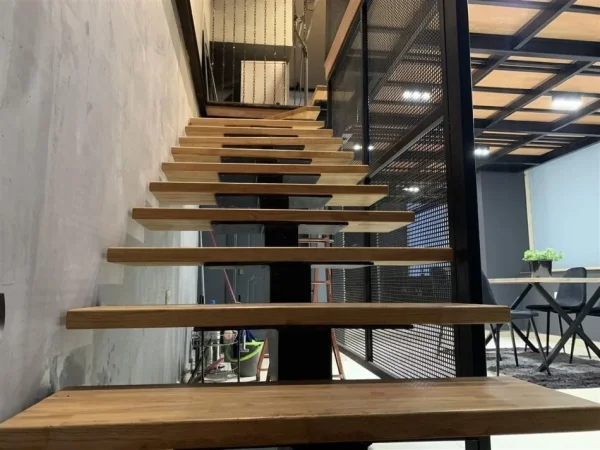 Tirane, jepet me qera ambjent biznesi Kati 0, 70 m² 550 € (rruga frosina plaku)