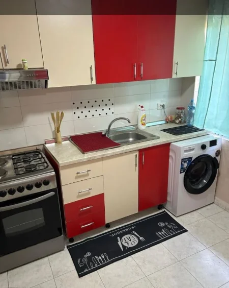 Tirane, jepet me qera apartament 1+1+Ballkon Kati 3, 67 m² 410 € (Ministria e Jashtme)