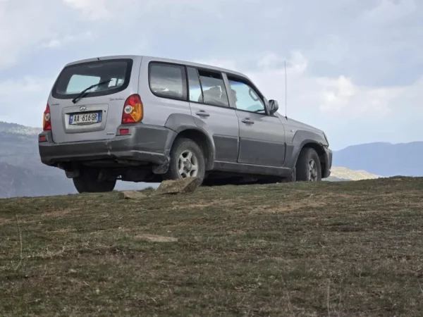 Korce, Shitet Xhip Hyundai Terracan Nafte, Manuale.